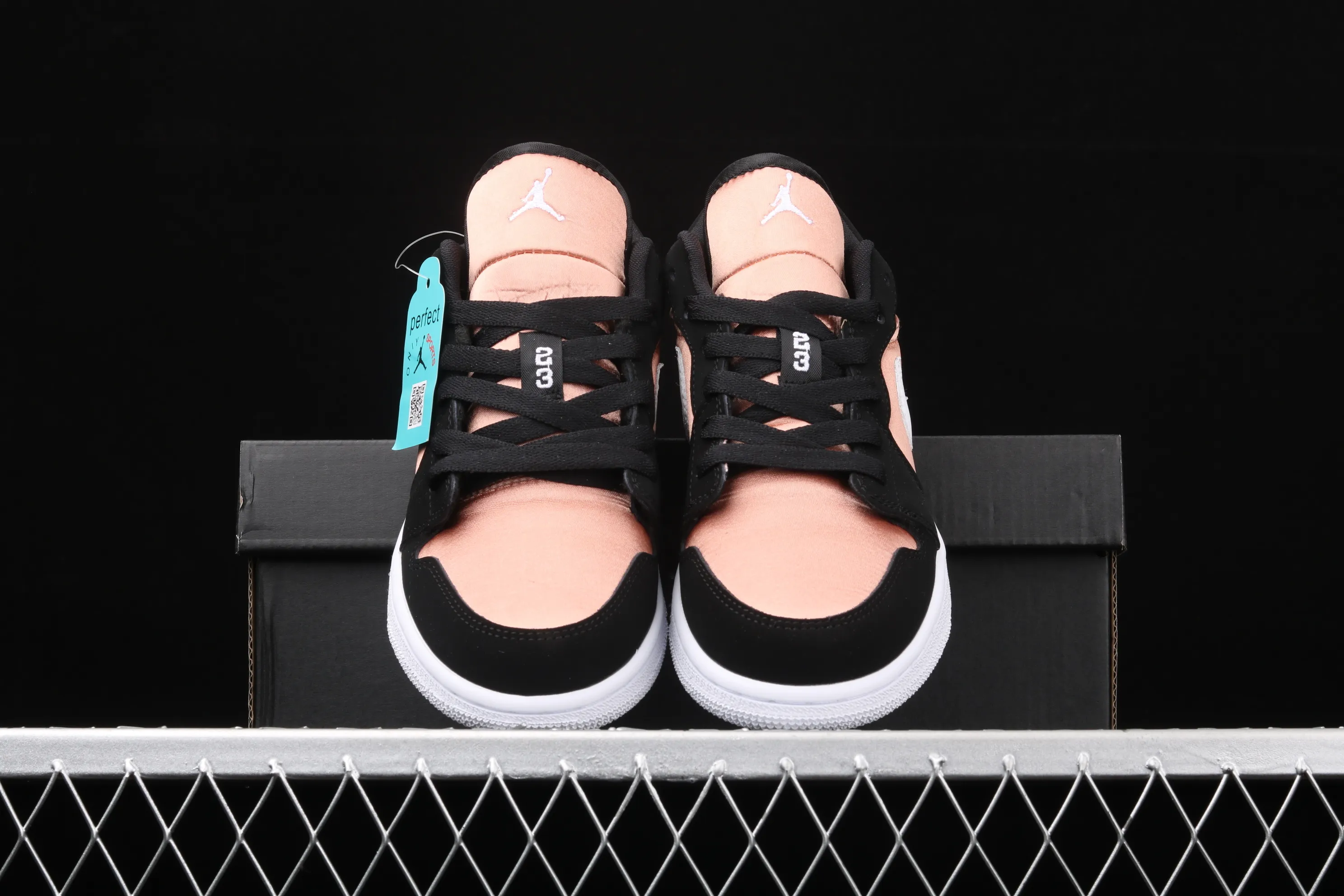 All categories Air Jordan Jordan series basketball shoes Air Jordan 1 Low New version Air Jordan 1 Low AJ1 Joe 1 low-top silk rose gold cultural and leisure sports sneakers 554723-090